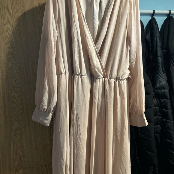 Plus size maternity dress - Picture 2 of 6